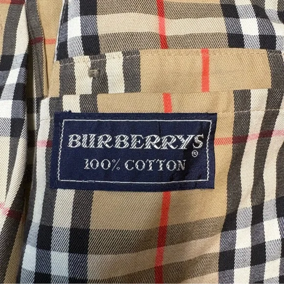 Burberry trench coat. - Picture 13 of 16